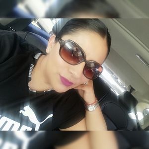 Meet your Posher, Ma